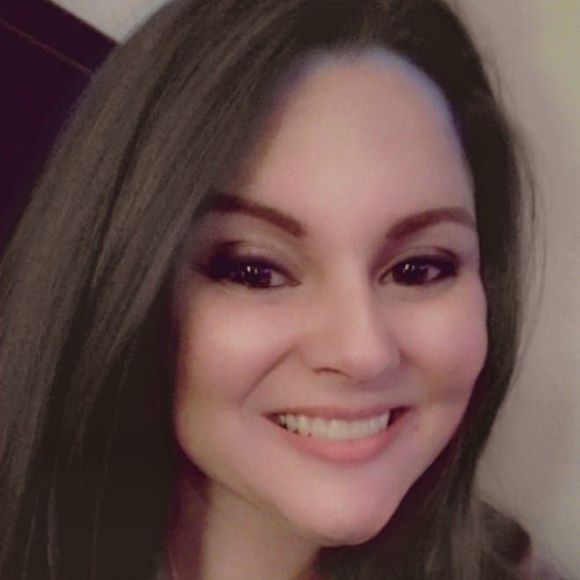 Meet your Posher, Courtney - Picture 1 of 1